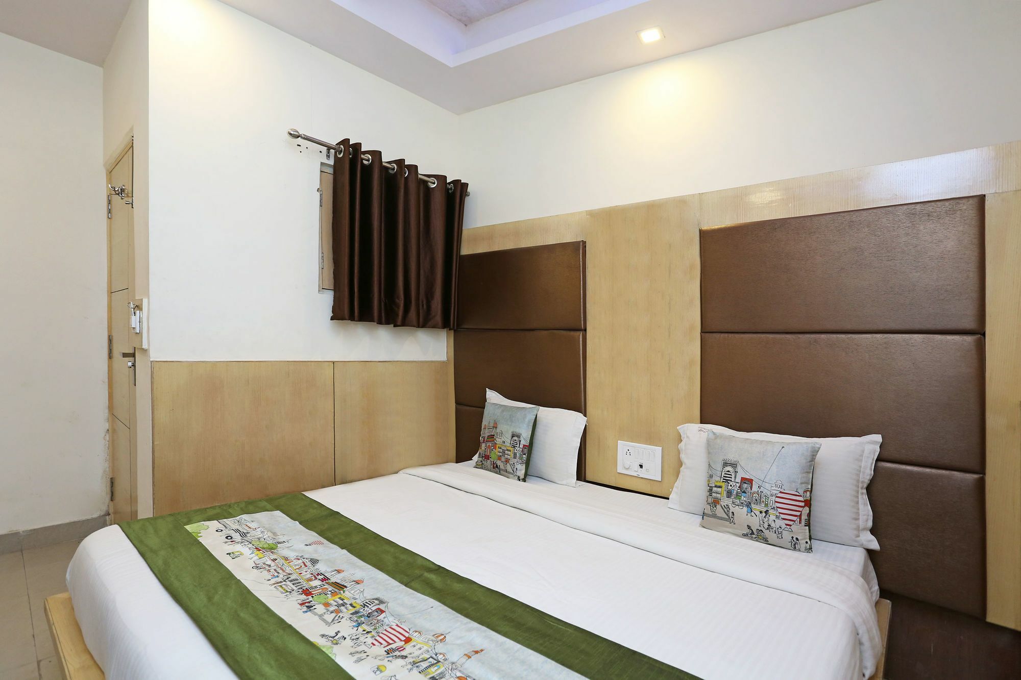 Oyo 9233 Hotel Cottage Lord Krishna Nueva Delhi Exterior foto